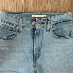Levi’s high rise straight Jean w 25 l 32
